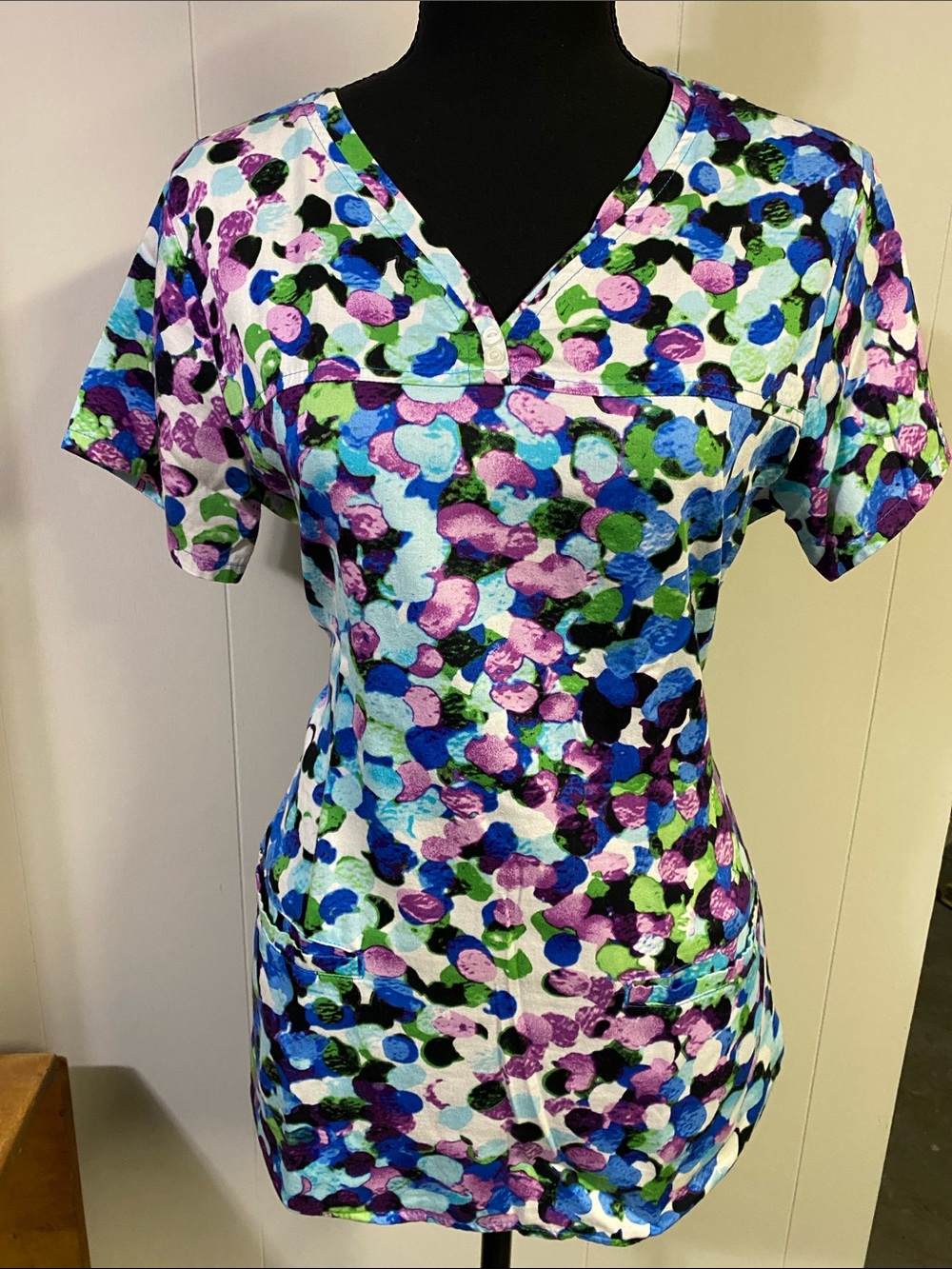 Women’s Scrubs top. Size S.
